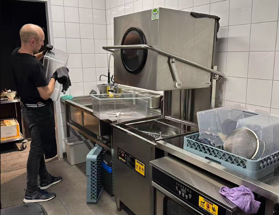 Ultrasonic Dishwasher for Commercial Kitchens: Improve Effic Ultrasonic Dishwasher for Commercial Kitchens: Improve Effic